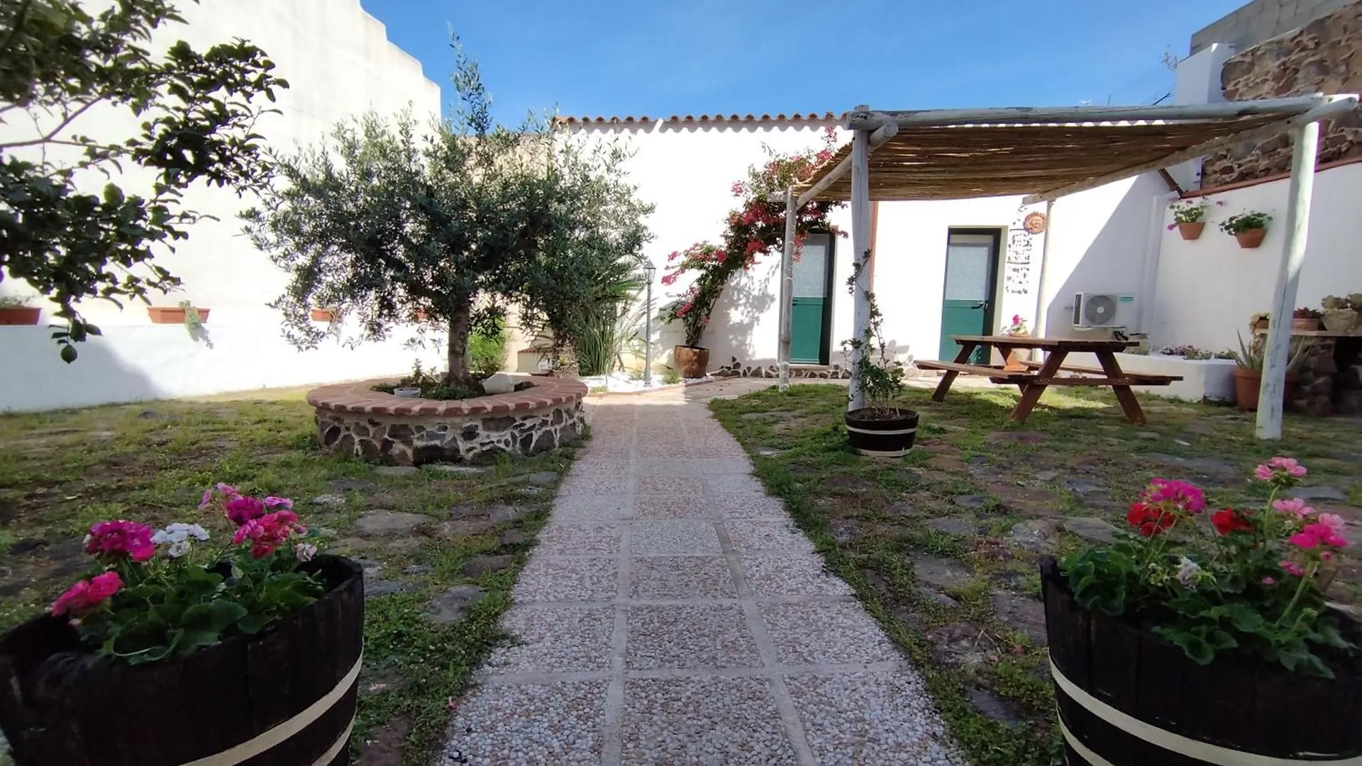 Bed And Breakfast Villa Bianca Orosei Italien