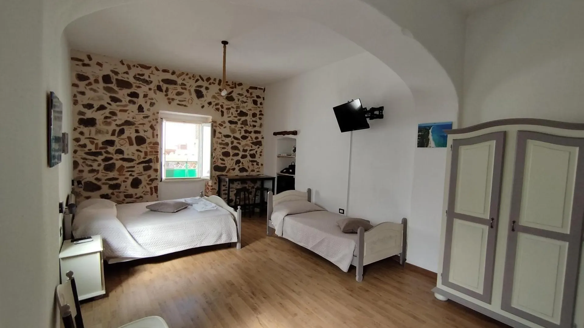 فندق مبيت وإفطار أروسييْ Bed And Breakfast Villa Bianca
