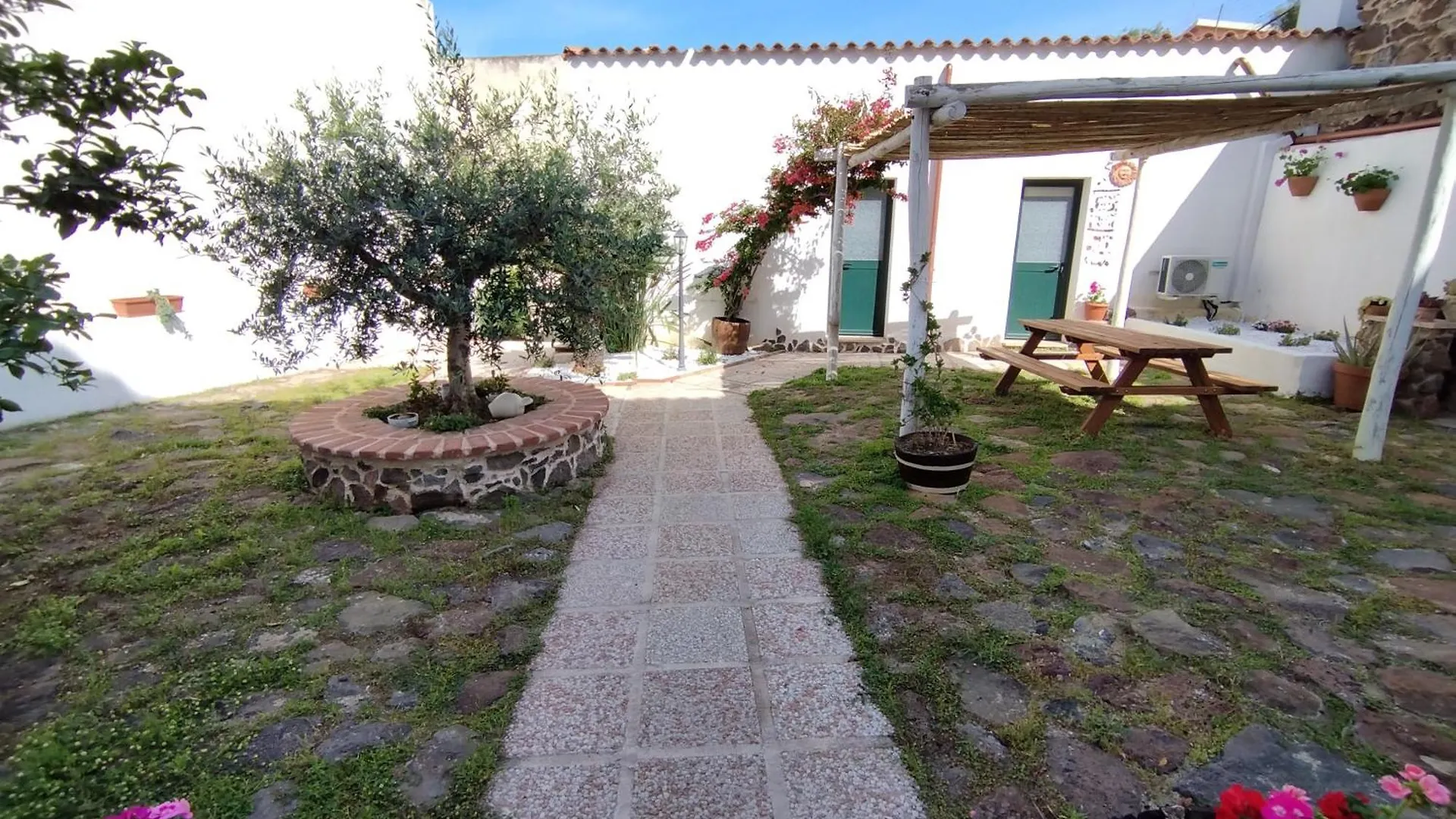 Bed And Breakfast Villa Bianca Orosei