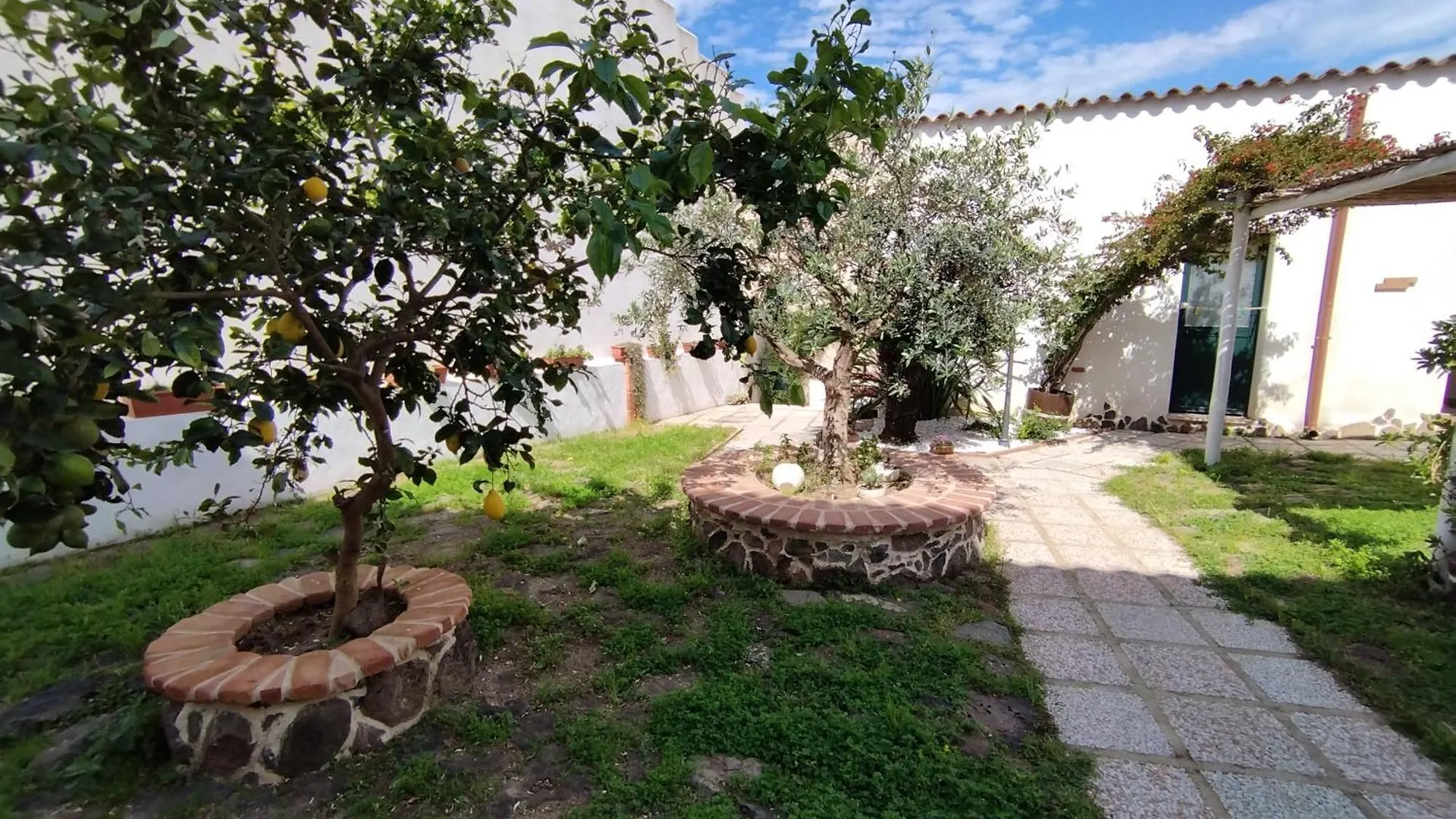 Bed & Breakfast Bed And Breakfast Villa Bianca Orosei Italy